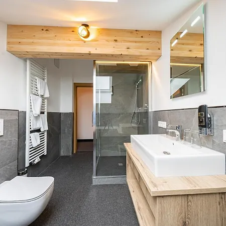 Berghotel&chalets Adersberg Hotel 3*